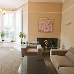 Two Bedroom Ground Floor Flat In Clifton Village Appartement *